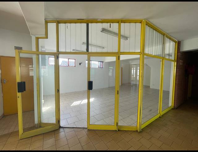 60M² RETAIL TO LET IN STARWOOD